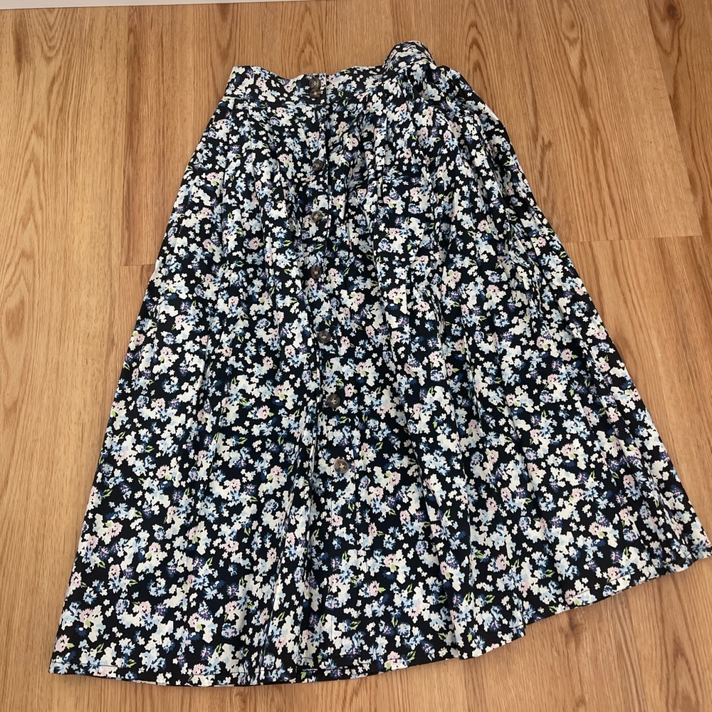 H&M flower skirt new no tags